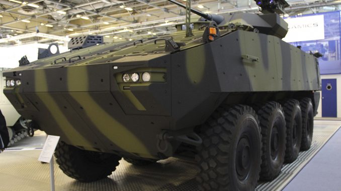 Le « Piranha V » a été choisi de manière totalement irrégulière comme plate-forme pour les programmes technologiques. Celui sur l'image chevauche un RCWS « Samson Mk 2 » qui est justement l'un de ceux initialement sélectionnés