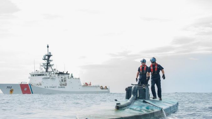 The North American coast guard intercepts a drug submarine in September 2016 in the Pacific off the Central American coast