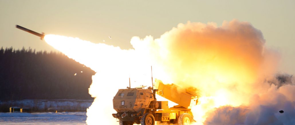 M142 HIMARS (High Mobility Artillery Rocket Systems). Fuente - USAF / Senior Airman Beaux Hebert.