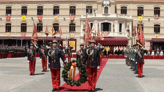 Remise des Dépêches Royales à l'Ecole Générale Militaire. Source - Ministère de la Défense.