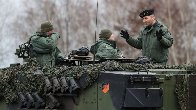 Des pétroliers ukrainiens reçoivent une formation à bord des chars Leopard 2 en Pologne. Source – Gouvernement ukrainien.