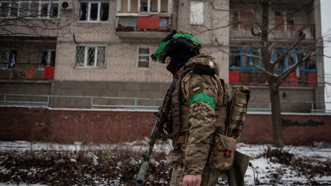 Soldado de la 93ª Brigada Mecanizada ucraniana en Bakhmut. Fuente - Ministerio de Defensa de Ucrania.