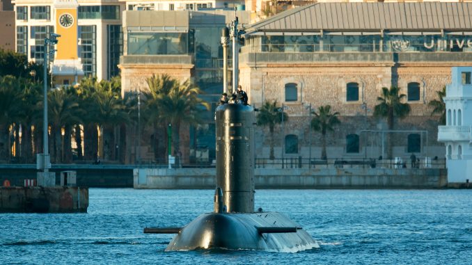 Salida a la mar del submarino S-73 "Mistral". Fuente - Ministerio de Defensa.
