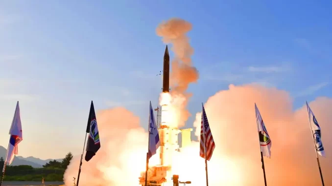 Lanzamiento de un misil interceptor Arrow 3. Fuente - Ministerio de Defensa de Israel.