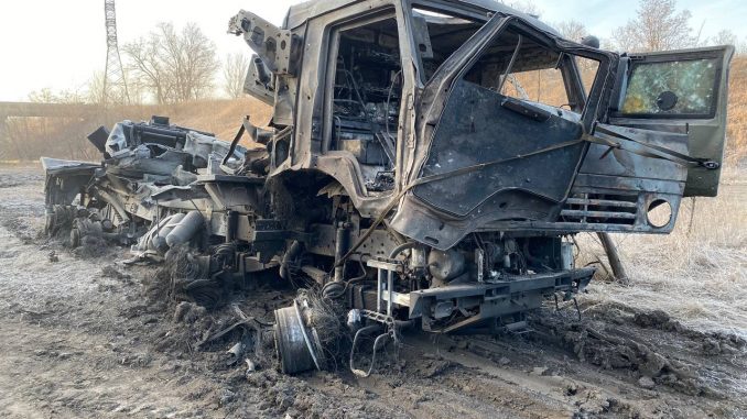 Camión destruido en la zona de Hisrke. Fuente - @naalsio26