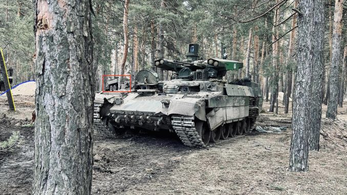 BMPT Terminator ruso en los bosques de Kreminna. Fuente - @Danspiun.