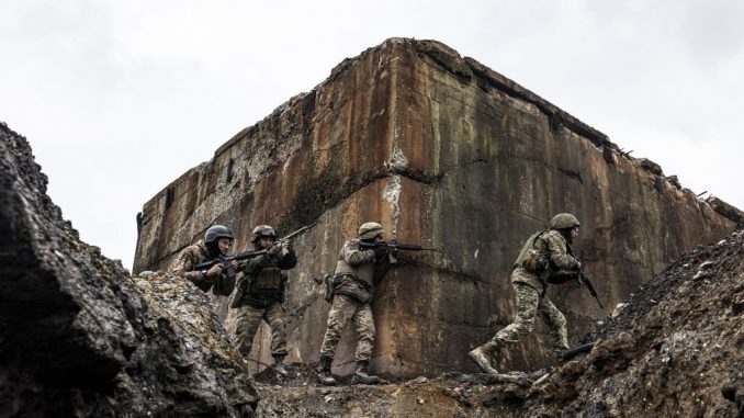 Miembros del batallón "Aidar" en el marco de un entrenamiento. Fuente - Ministerio de Defensa de Ucrania. Miembros del batallón "Aidar" en el marco de un entrenamiento. Fuente - Ministerio de Defensa de Ucrania.