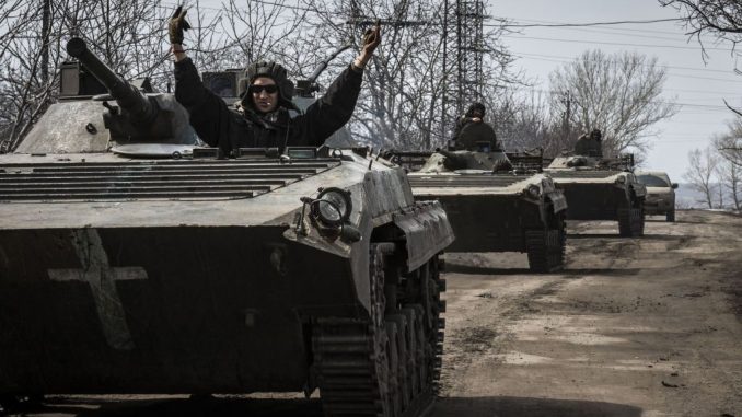 Militares ucranianos a su llegada a la zona de Bakhmut. Fuente - @Militarylandnet.