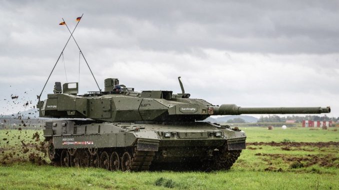 El futuro Leopard 2A8 tomaría como base el Leopard 2A7HU y contaría con añadidos como el Sistema de Protección Activa Trophy. Fuente - KMW.