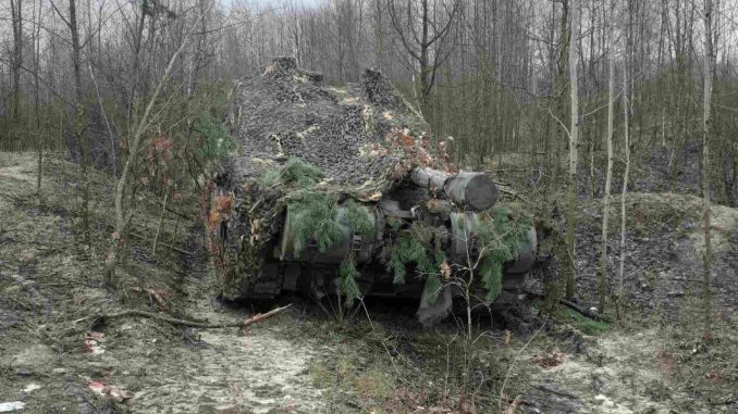 Carro de combate Challenger 2 en uso por parte de las Fuerzas Armadas ucranianas, seguramente al oeste del país. Fuente - @Osinttechnical. Carro de combate Challenger 2 en uso por parte de las Fuerzas Armadas ucranianas, seguramente al oeste del país. Fuente - @Osinttechnical.