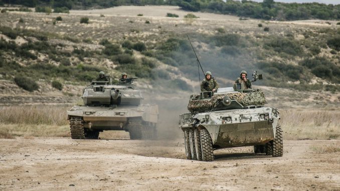 Centauro y Leopardo 2E del Ejército de Tierra. Fuente - Ministerio de Defensa.