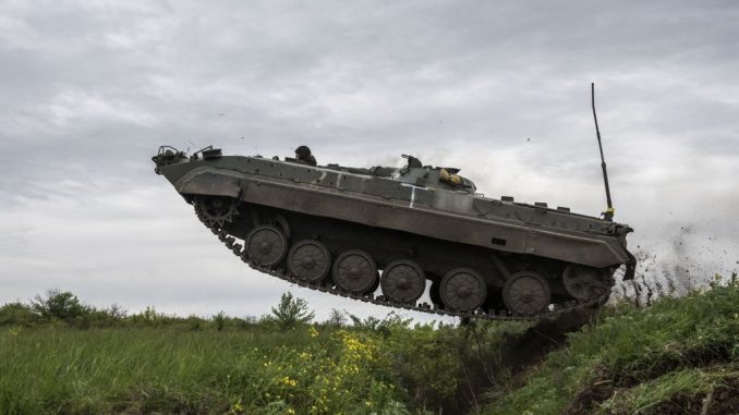 BMP de la 57ª Brigada ucraniana durante un entrenamiento. Fuente - Ministerio de Defensa de Ucrania.