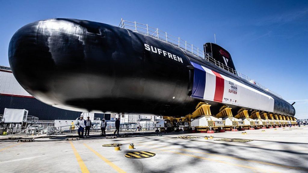Ceremonia de entrega del SNA "Suffren" a la Marine Nationale francesa. El submarino es solo la punta del iceberg de una envidiable política energética francesa. Fuente - Marine Nationale.