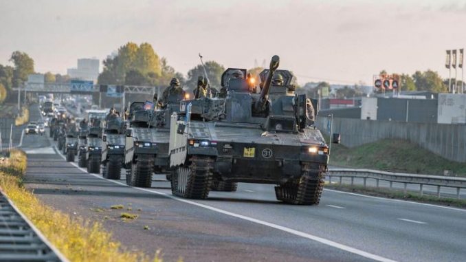 Véhicules de combat néerlandais CV90. Source - Ministère de la Défense des Pays-Bas.