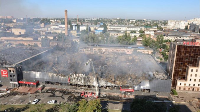 Hipermercado destruido en Odesa. Fuente - Ukrinform.