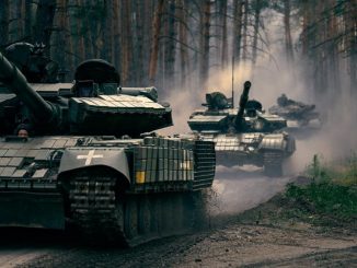 Carros de combate en servicio con las Fuerzas Armadas ucranianas moviéndose al sur del frente, en donde tratan de llevar a cabo operaciones de ruptura sobre las líneas defensivas rusas. Fuente - Ministerio de Defensa de Ucrania.