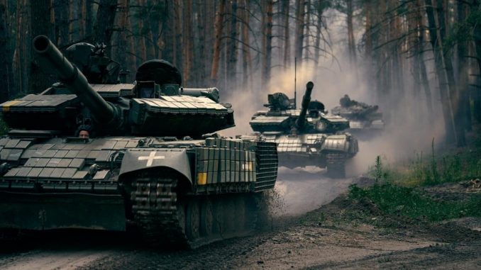 Battle tanks in service with the Ukrainian Armed Forces moving to the south of the front, where they try to carry out breakthrough operations on the Russian defensive lines. Source - Ministry of Defense of Ukraine.