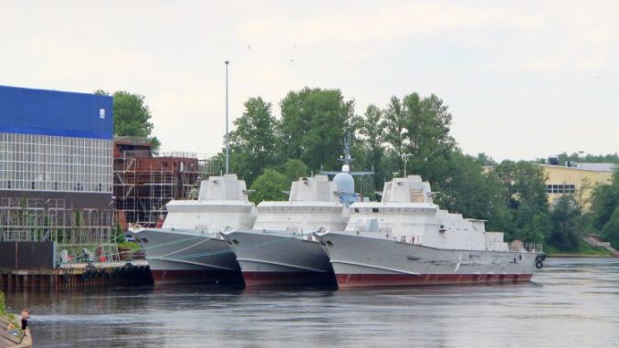 Corvettes de classe Karakurts (Projet 22800) en attente d'achèvement aux chantiers navals de Pella. Source - La souris (@La_souris_DA).