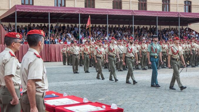 Cérémonie de nomination de sous-lieutenant à l'Académie Générale Militaire de Saragosse. Source - Ministère de la Défense.