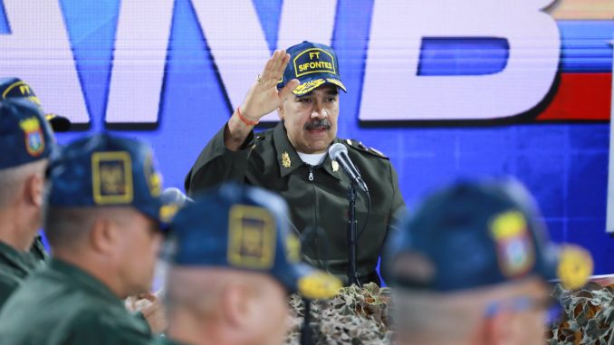 El presidente de Venezuela anuncia el despliegue militar