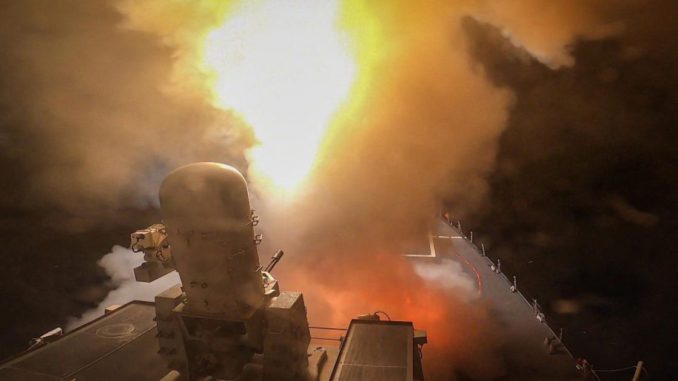 Système de défense ponctuelle de l'USS "Carney" face à un missile Houthi
